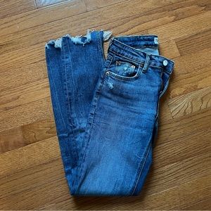 Are distressed skinny Jean